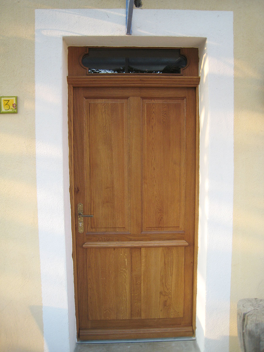 Porte — Chêne lasuré.