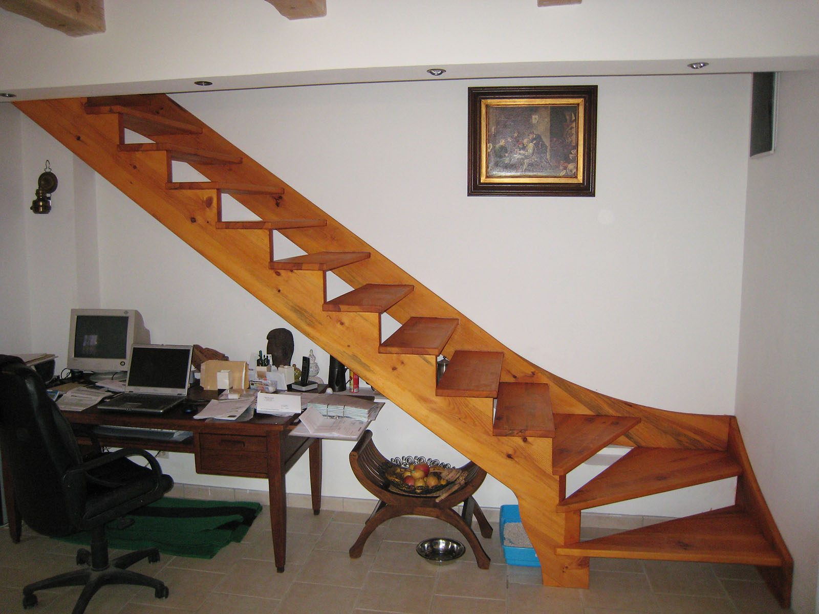 Escalier — Pin lasuré.