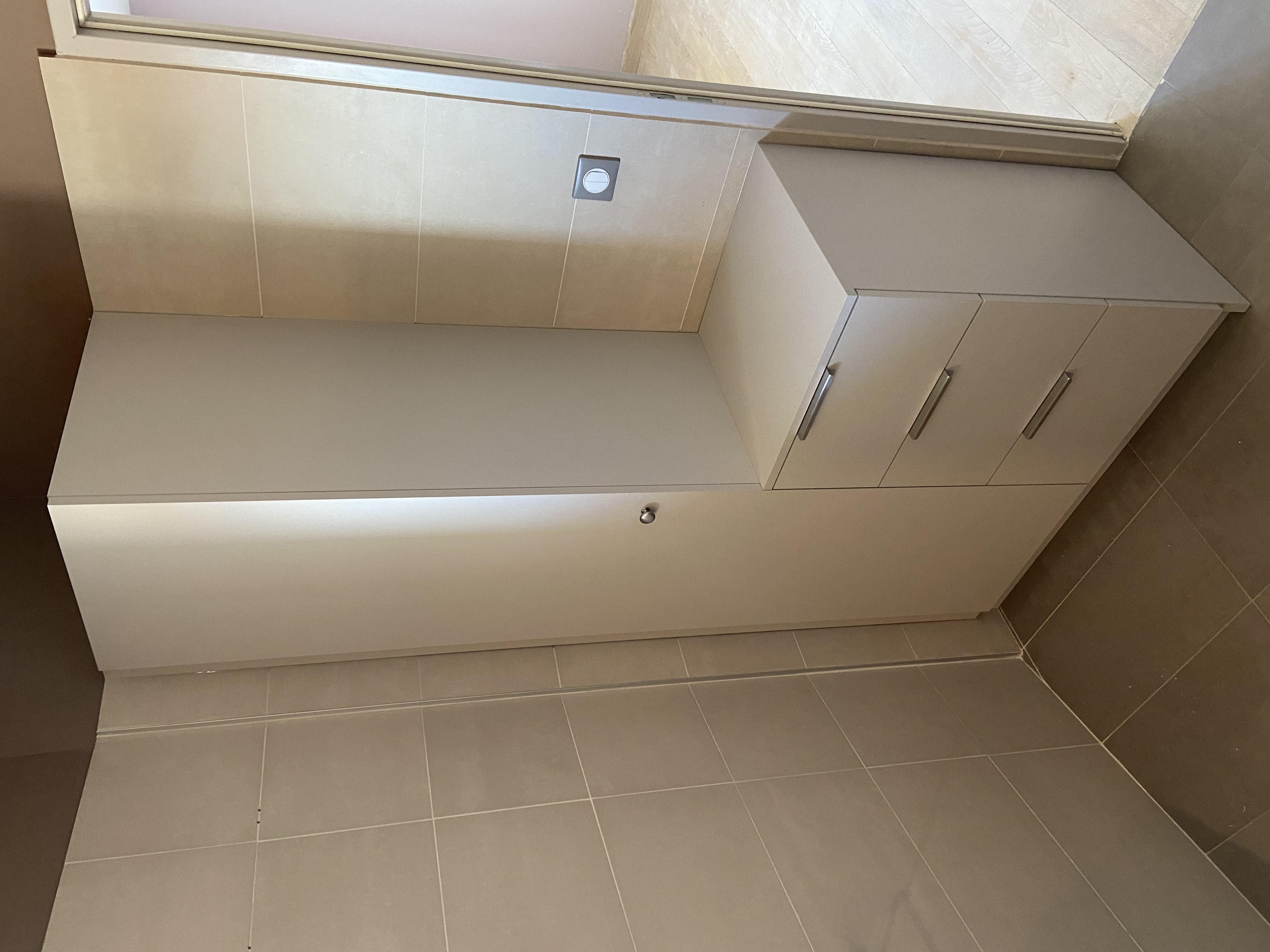 Meuble — salle de bain, gris cachemire.