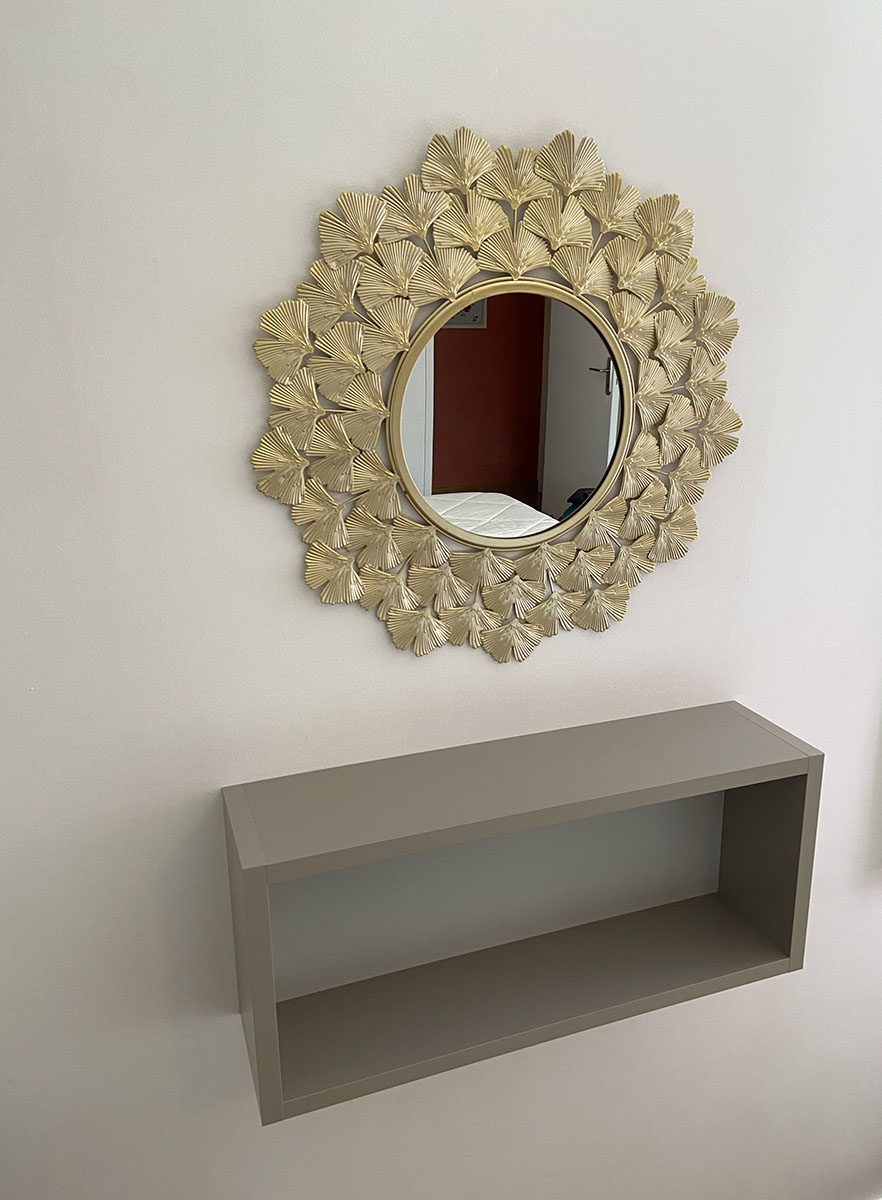 Niche — gris galet.