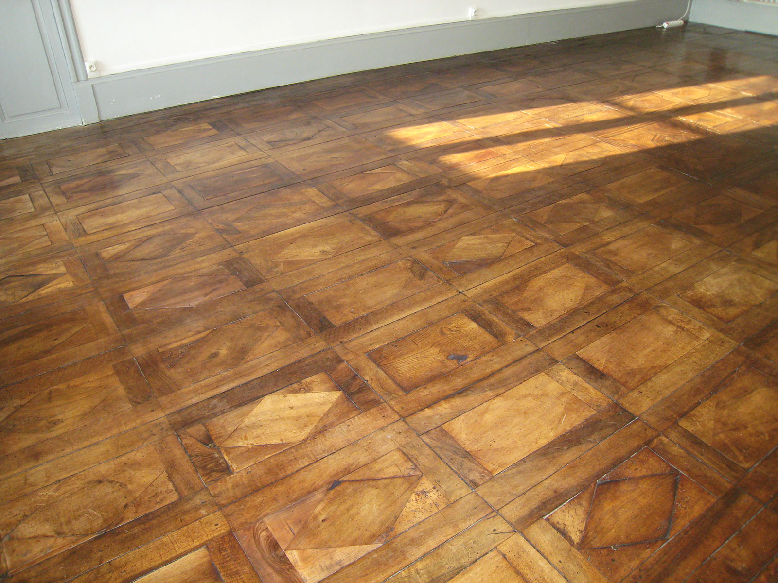 Restauration — Grèffes et reprise de finition partielle.