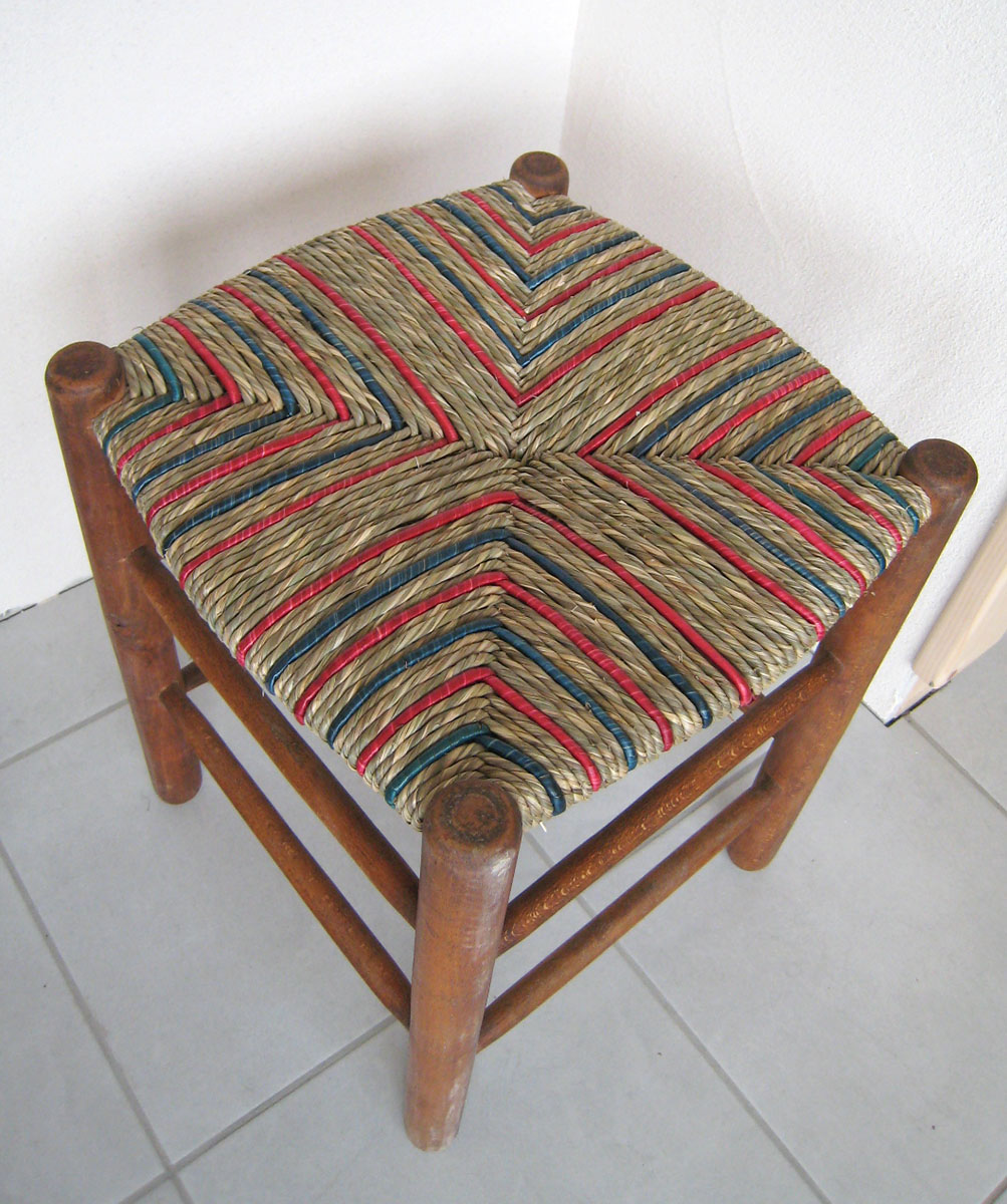 Assise — Paillage polychrome seigle et leiche.